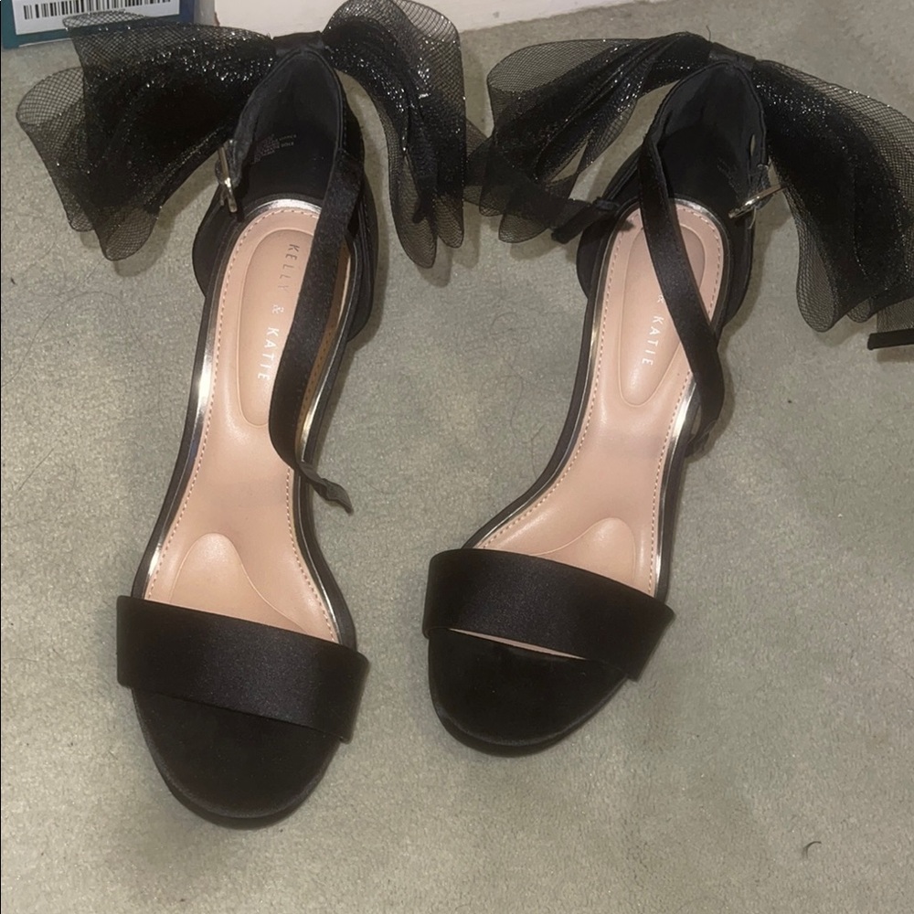 Elegant Black Women's Heels with Bow Detail